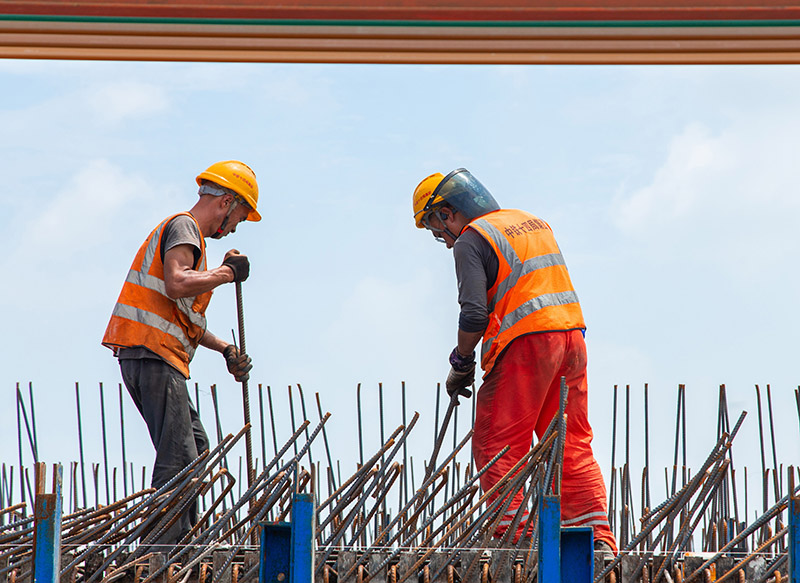 图五、顶着烈日工作.jpg 图五、顶着烈日工作.jpg