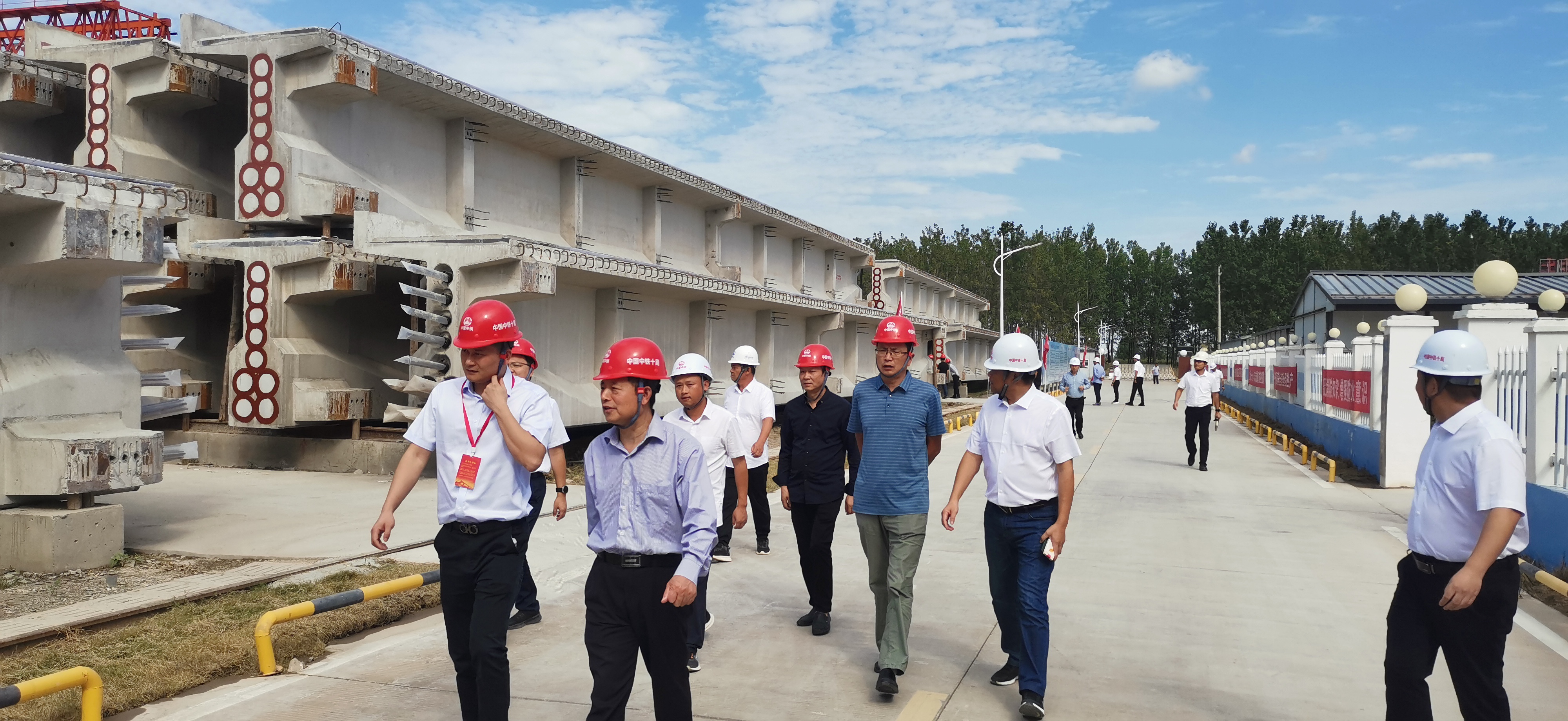 检查现场.jpg 检查现场.jpg