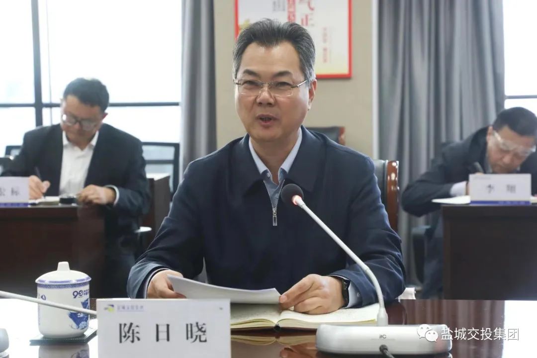 董事长.jpg 董事长.jpg