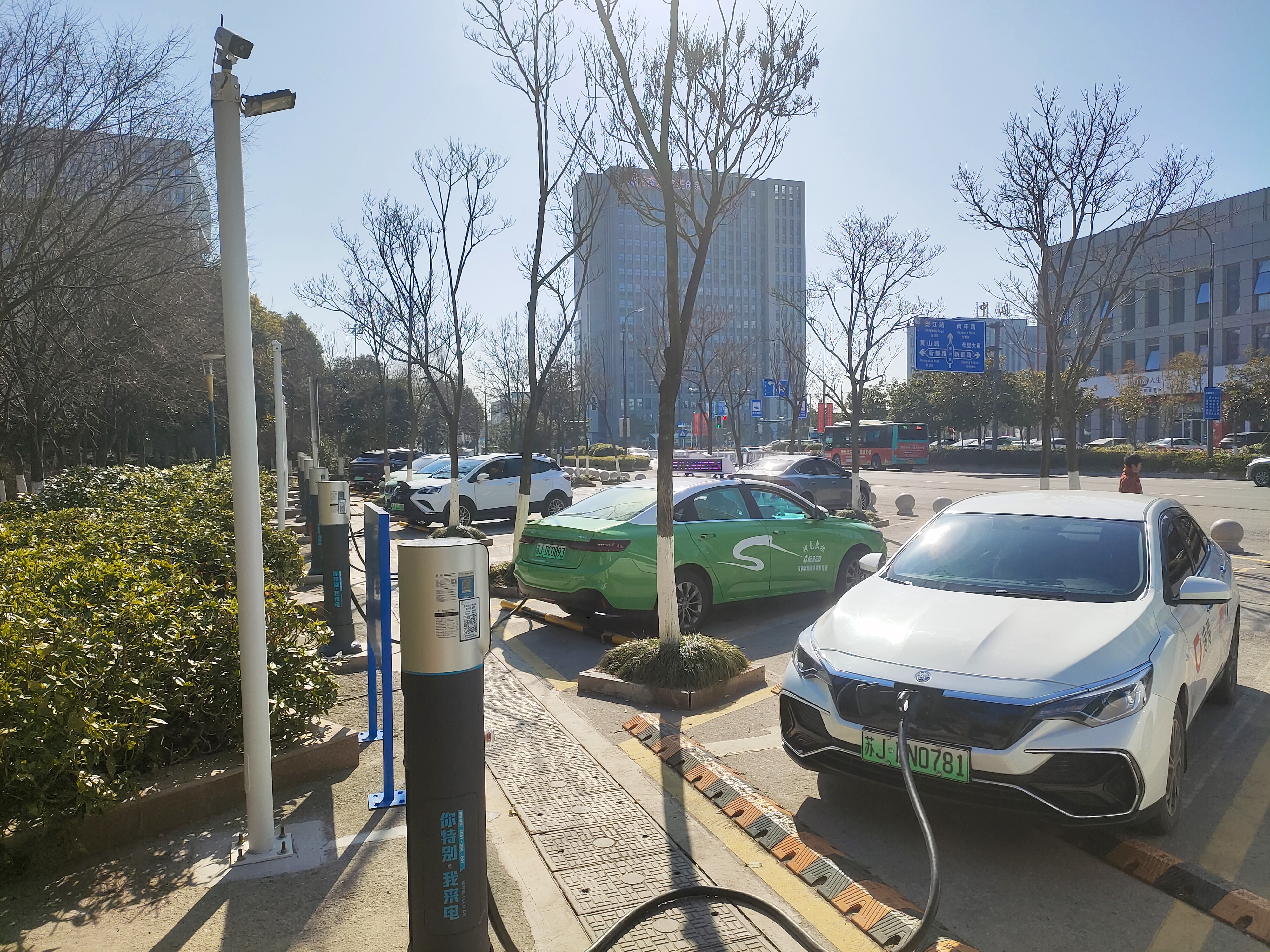特来电充电桩.jpg 特来电充电桩.jpg