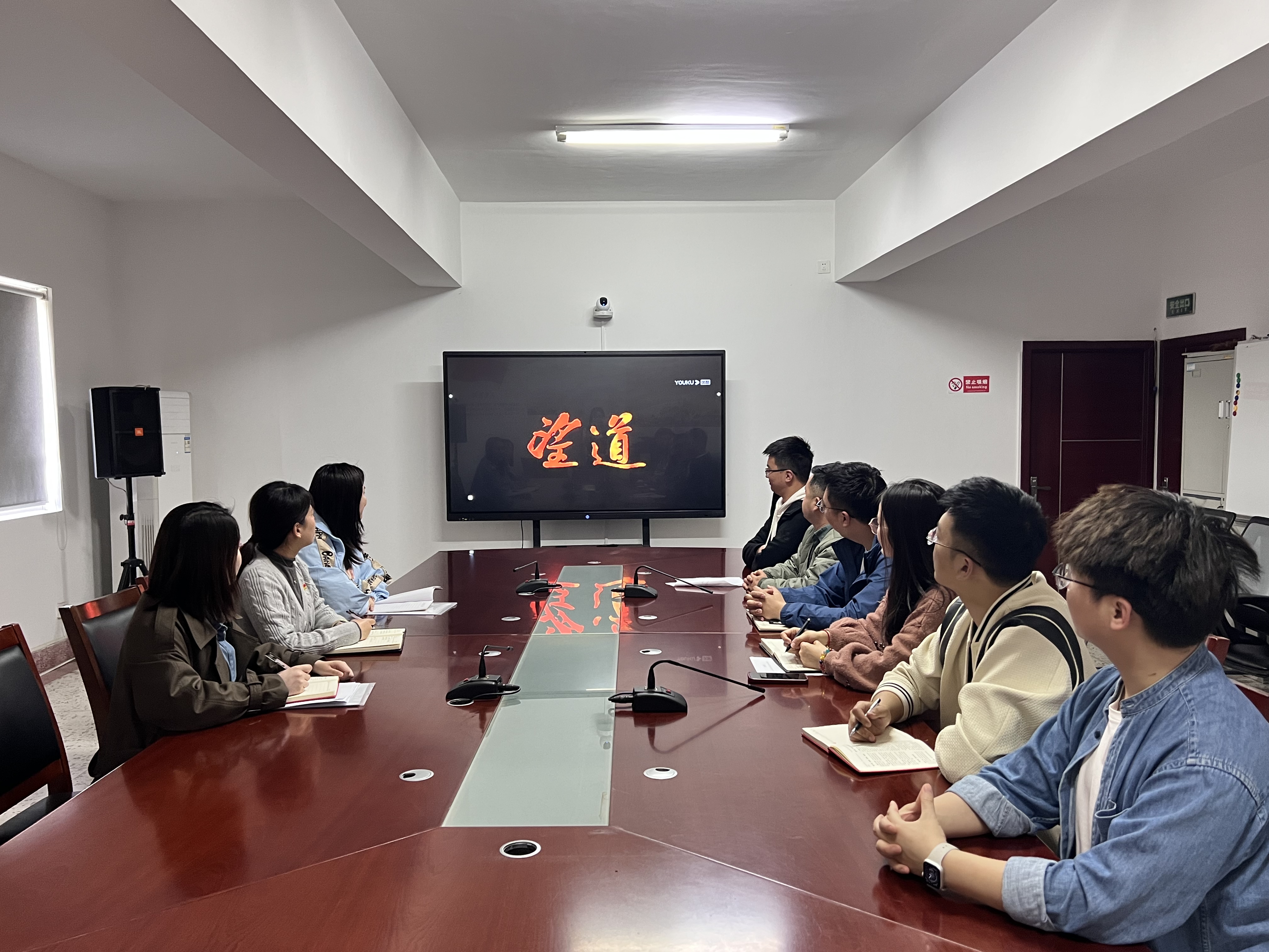 e6abf893080641e8bc8f1c924eeb21f.jpg e6abf893080641e8bc8f1c924eeb21f.jpg