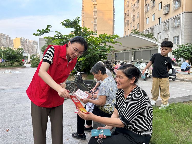 发传单2_副本.jpg 发传单2_副本.jpg