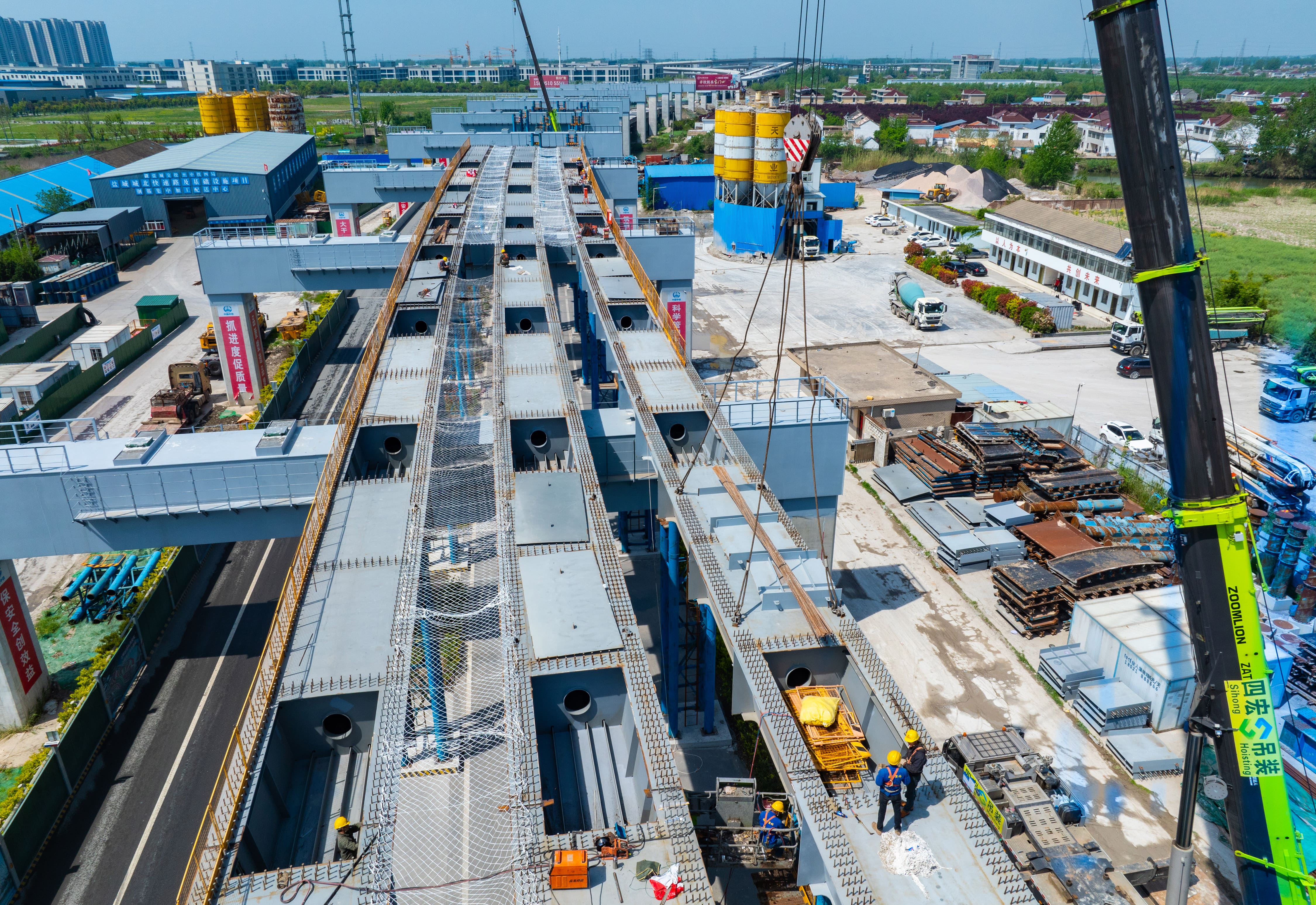 高架四期新业路高架建设工地。.jpg 高架四期新业路高架建设工地。.jpg